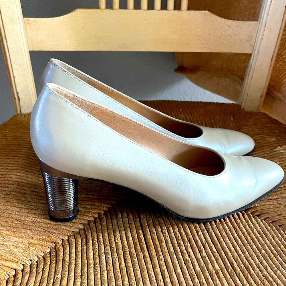Pearl colored Salvatore Ferragamo classic pumps. Size 9aa (narrow)